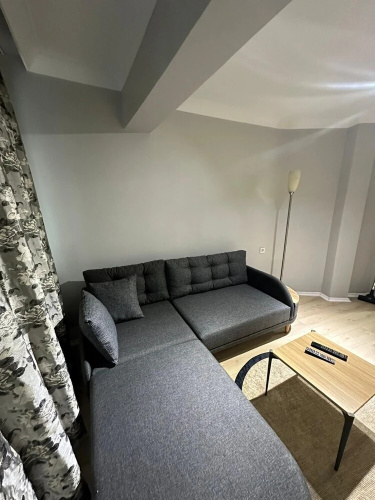 Comfy Flat With Balcony in Esenler