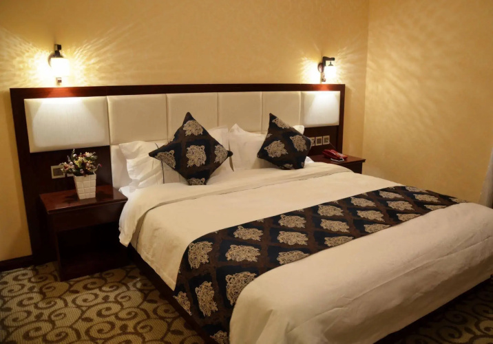 Kunming July Hotel