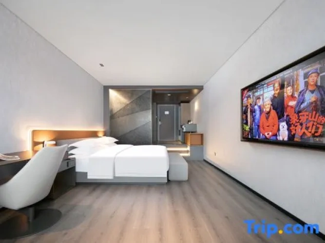Standard Double room with city view