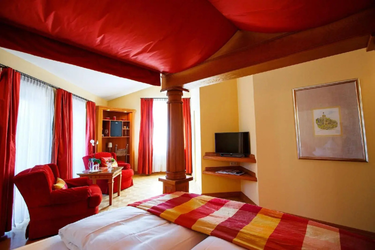 Relais & Châteaux Hotel Burg Schwarzenstein