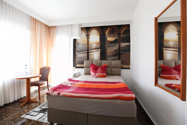 Motel One Frankfurt - Messe
