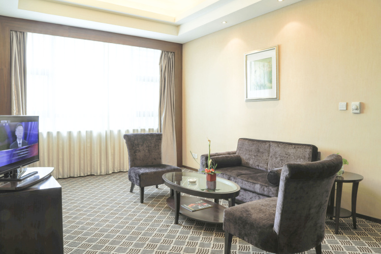 Deluxe Family Suite