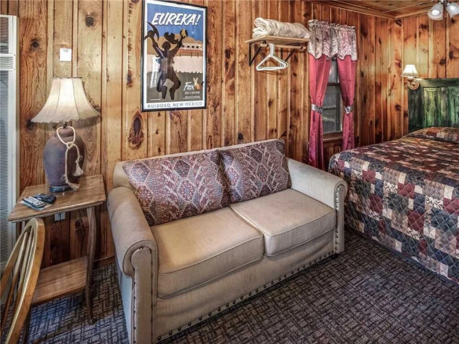 Apache Village 6, King Studio with Sleeper Sofa, Sleeps 3