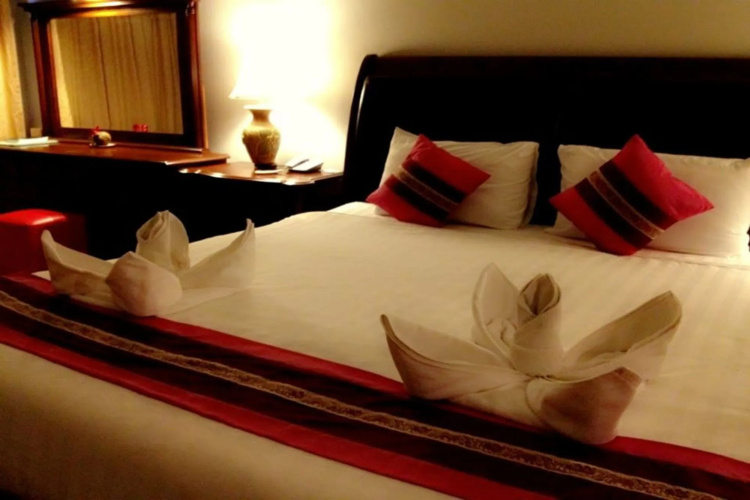 Thepnakorn Hotel