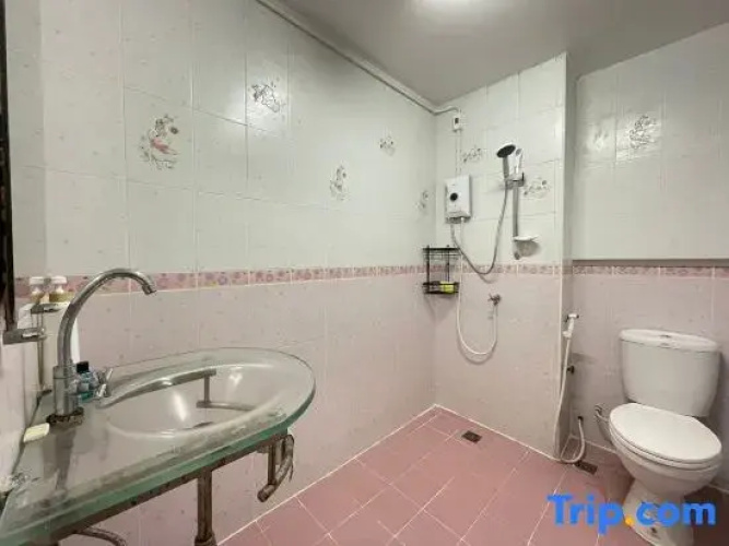 Standard Room @ B&G Hat Yai Hostel