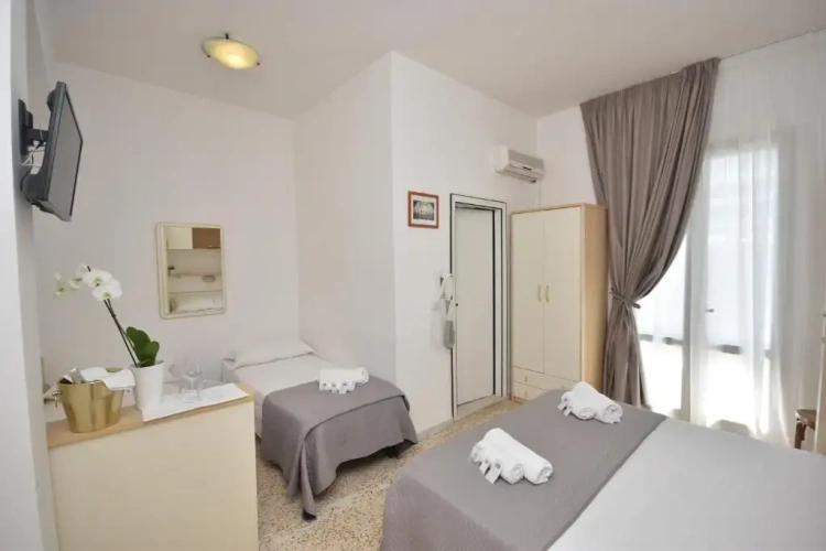 Standard Quadruple room