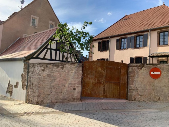 4 Bedrooms Cottage