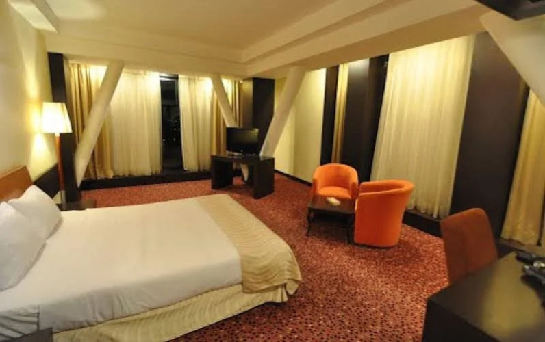 Chamran Grand Hotel