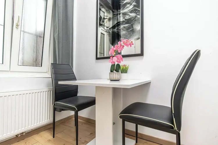 Large 5BR Central Flat Near Augarten