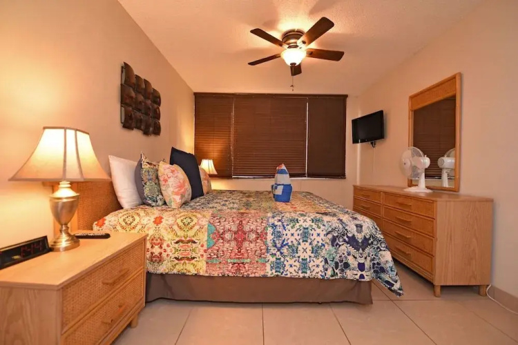 Kamaole Sands 5-313 by RedAwning