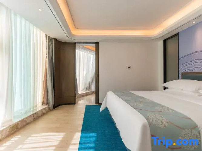 1 Bedroom Suite with city view