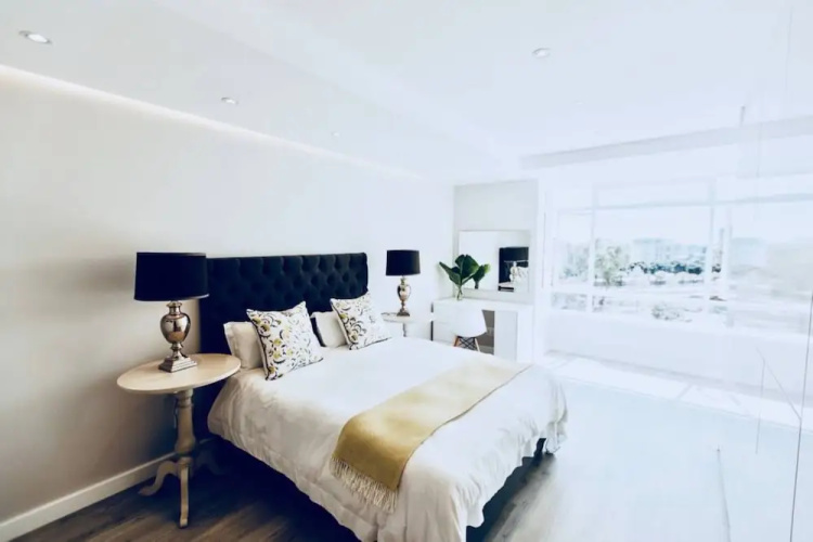 2 Bedroom Apartment in Green Point Cape Town