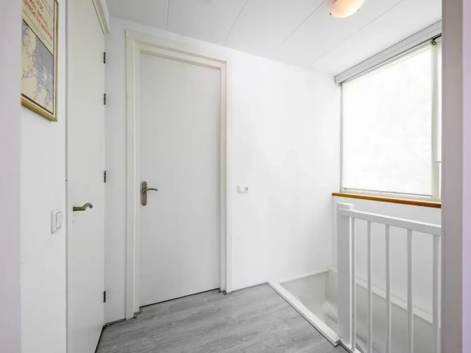 4 Bedrooms Classic Apartment