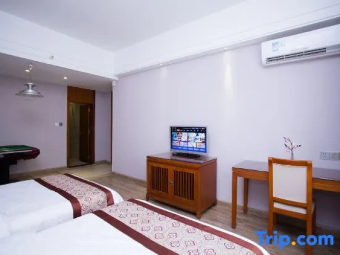 Deluxe Suite