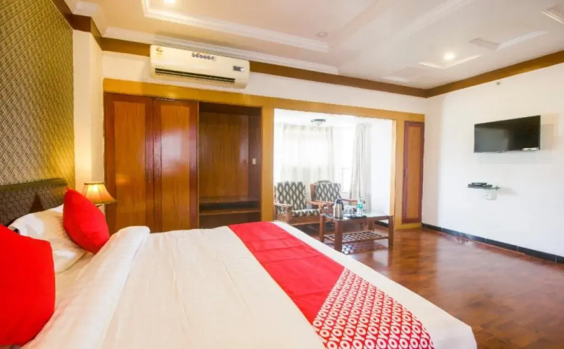 Hotel Silver Inn by OYO