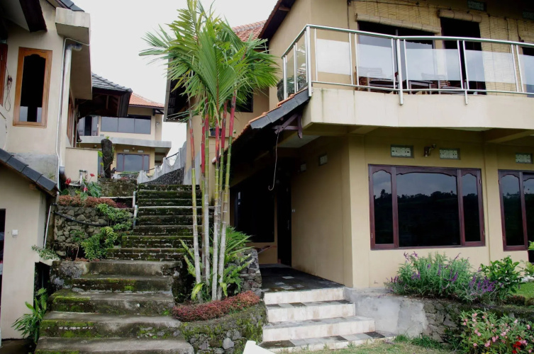 Shangrilah Villas