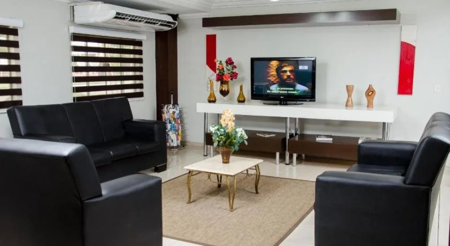 Serras Hotel