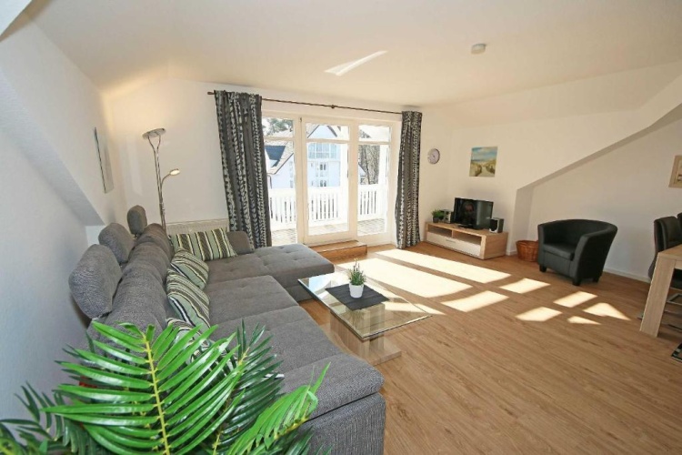 Apartment with balcony