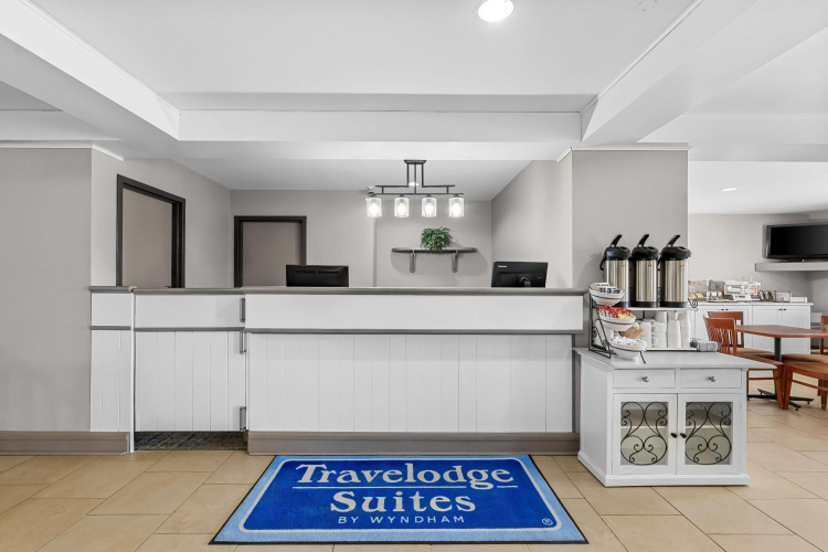 Travelodge Suites By Wyndham Regina / Eastgate Bay photo 17