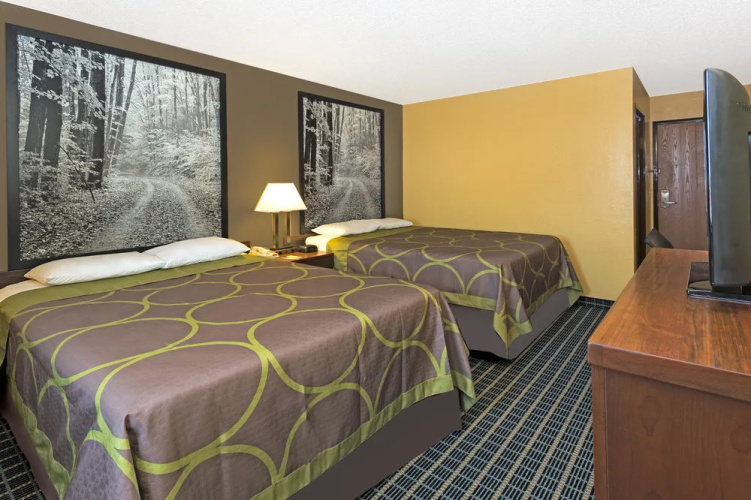 Super 8 Janesville