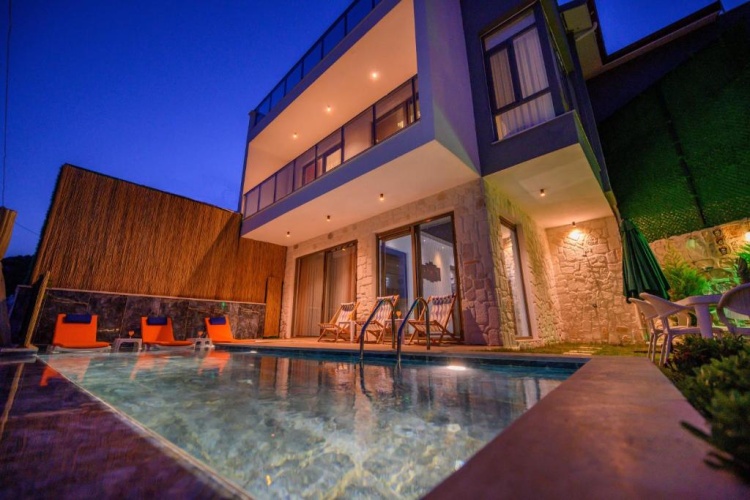 3 Bedrooms Villa