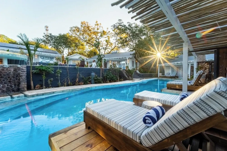 Deluxe Double room with pool view