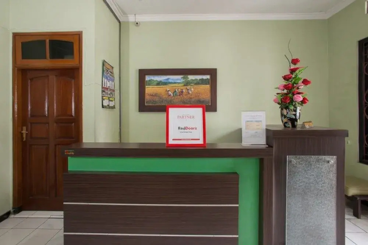 RedDoorz Syariah @ Janti Malang