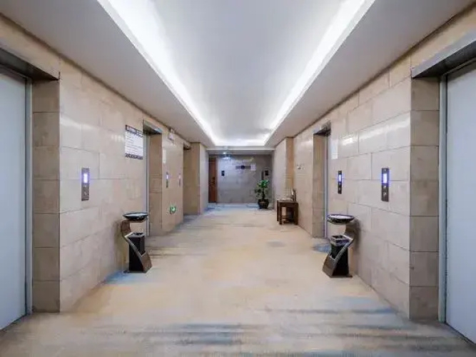 Highest Joint Hotels & Resort (Kunming Derun Center)