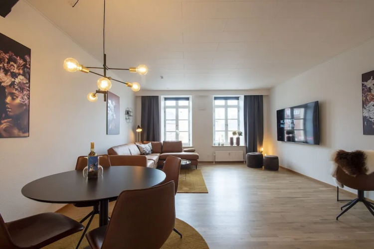 Stylish two floor Deluxe Apartment