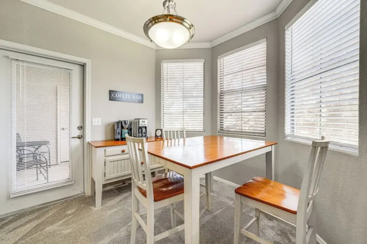 Near Spring Training: Mesa Condo w/ Pool Access!