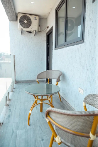 7 Brothers Apartments