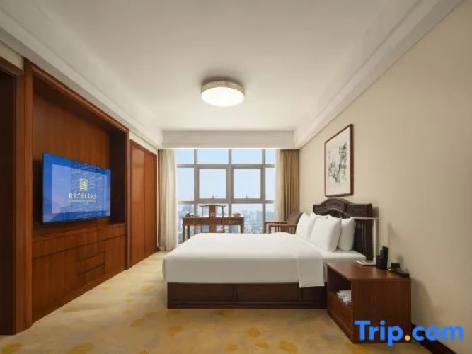 Deluxe Family Suite