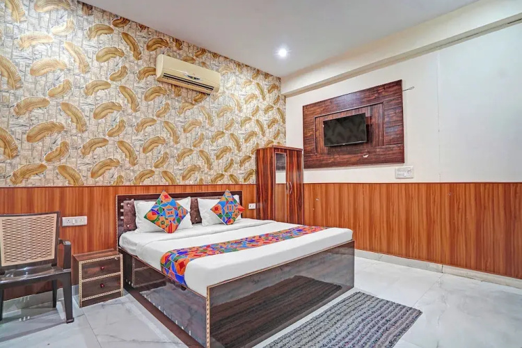 Fabhotel Comfort Inn