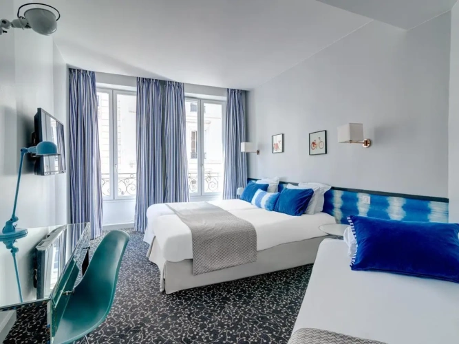 Standard Triple room