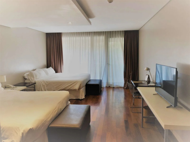 San Isidro Plaza Hotel