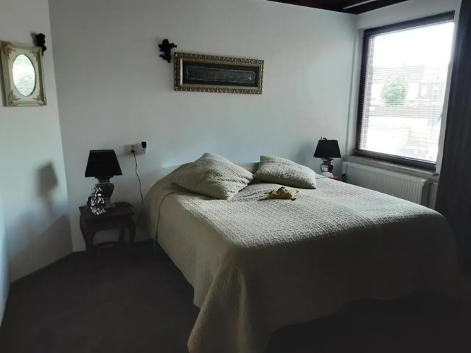 B & B D N Engel