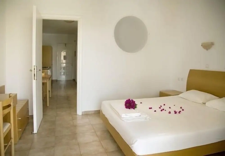 1 Bedroom Apartment with balcony and with sea view