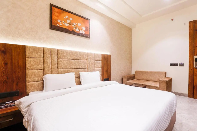 Hotel Taj Pearl