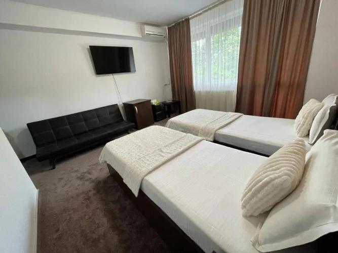 Standard Twin room with balcony