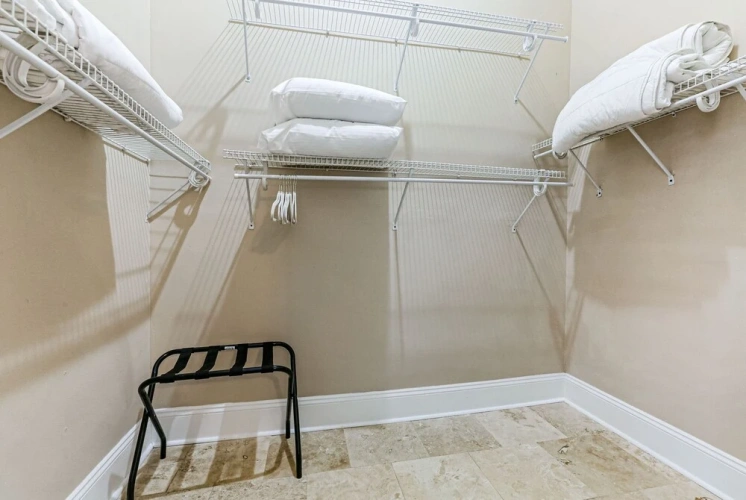 3 Bedrooms Comfort room