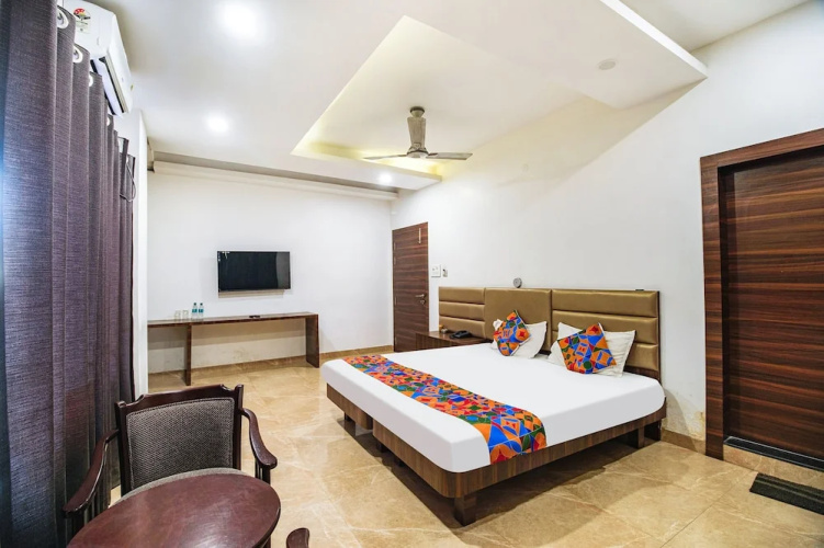 Fabhotel Apple Tree