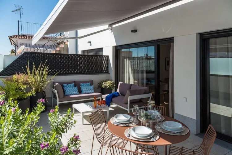 2 Bedrooms Apartment with balcony