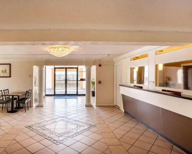Sunrise Inn & Suites