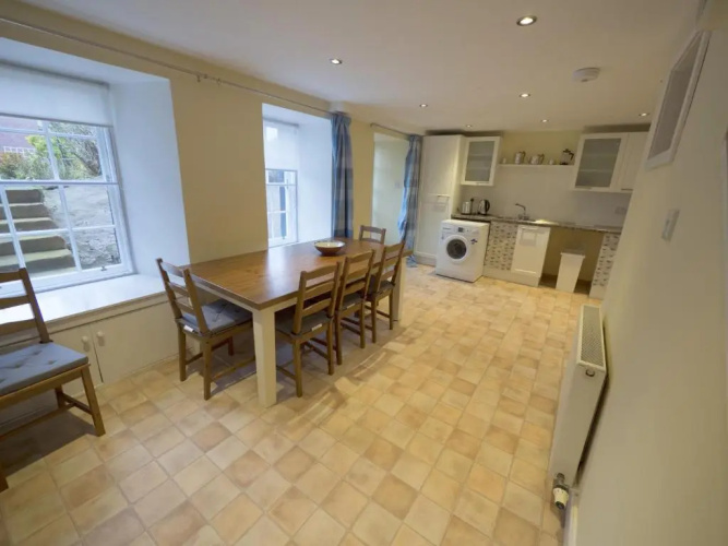 The Gallery Flat, 4 Tannage Brae
