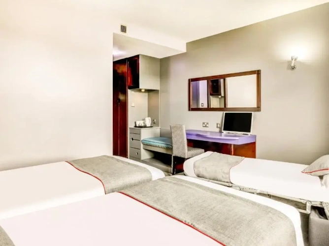 Standard Triple room