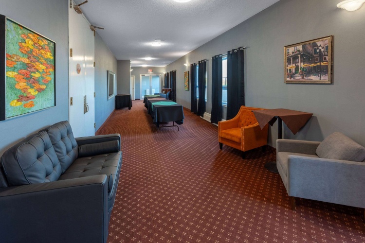 Travelodge By Wyndham Amherst photo 11