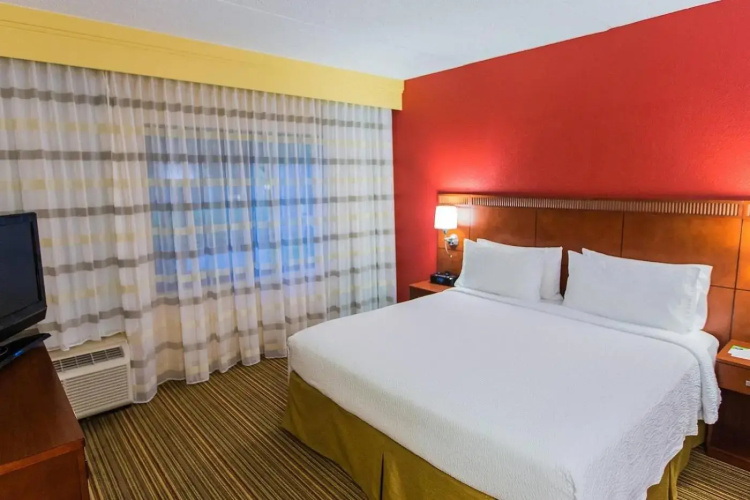 Courtyard by Marriott Chicago O'Hare