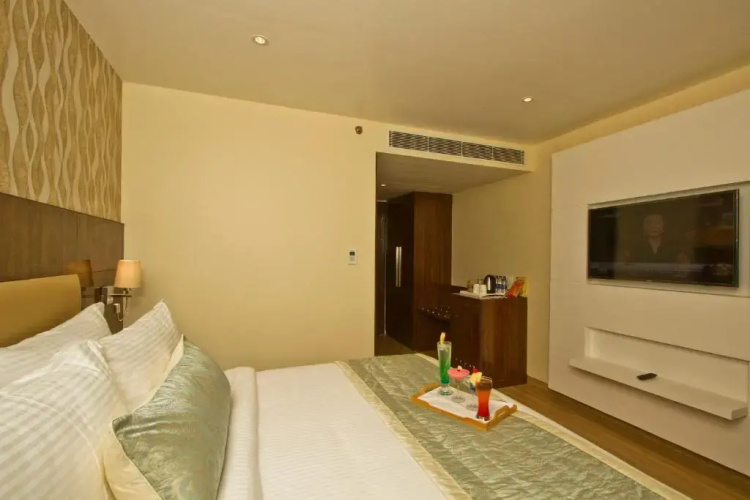 Beyond Stay Himalayan Monal Manali
