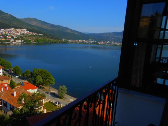 Standard Family room with lake view