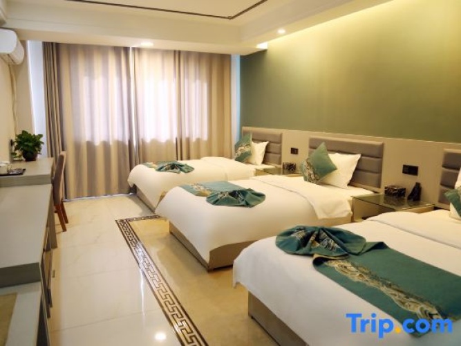 Superior Triple room
